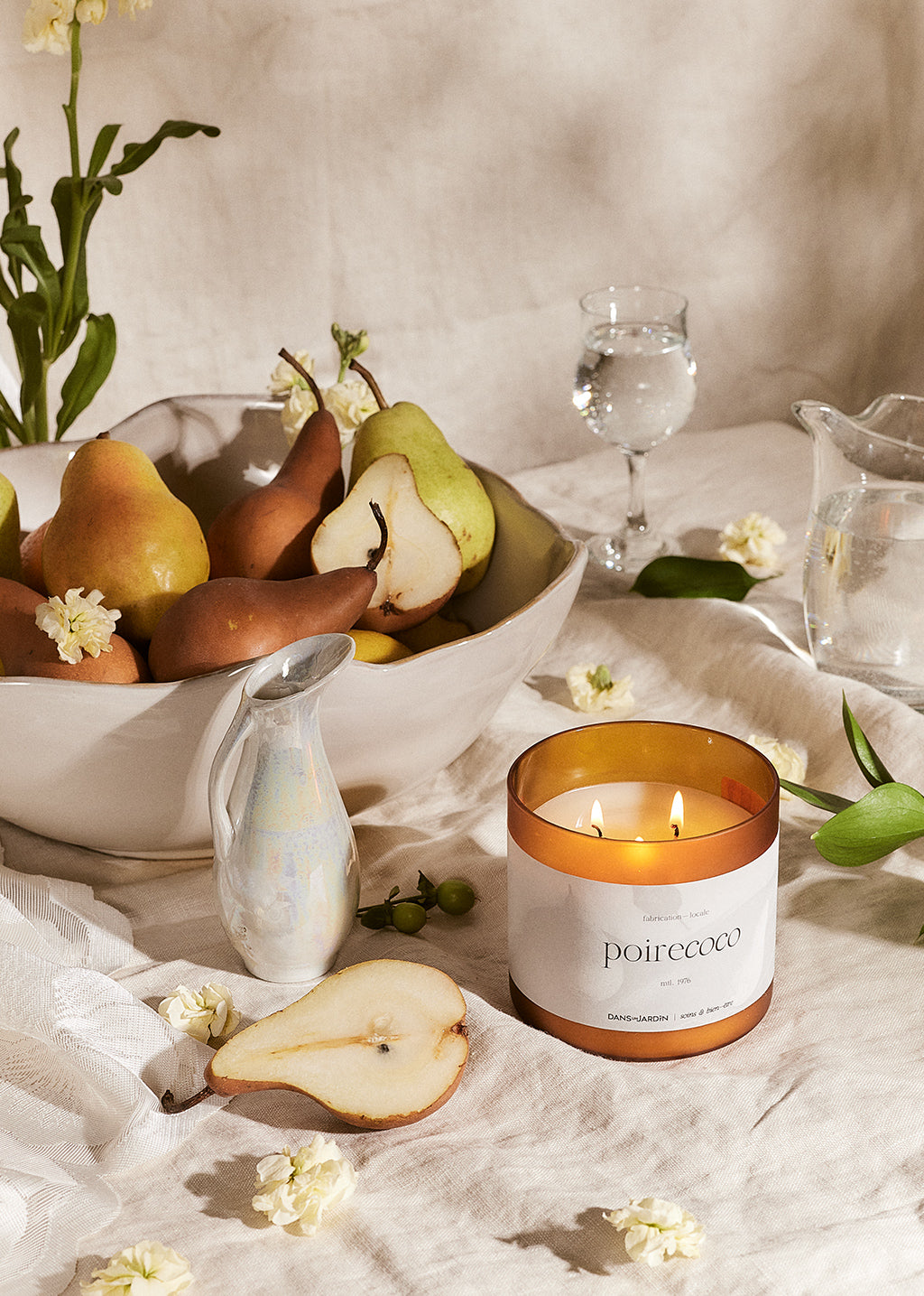 Bougie 3 Mèches White Barn Acajou Noix De Coco - 411g - Parfum Mahogany Coconut - Pot Légèrement Sale