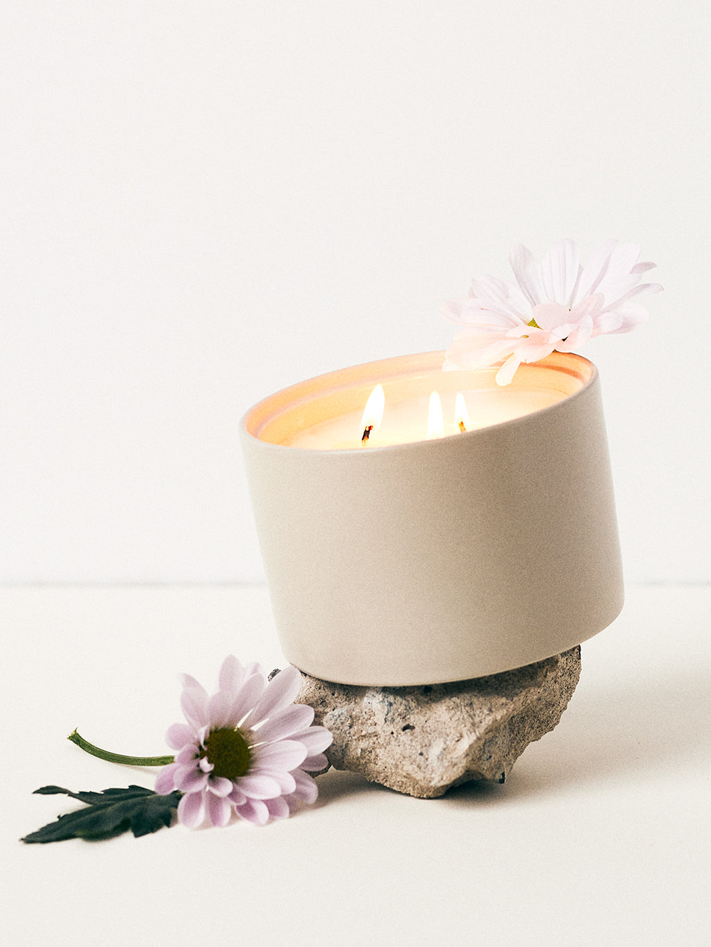 Eggshell Candle Jar - Jasmin & Narcissus