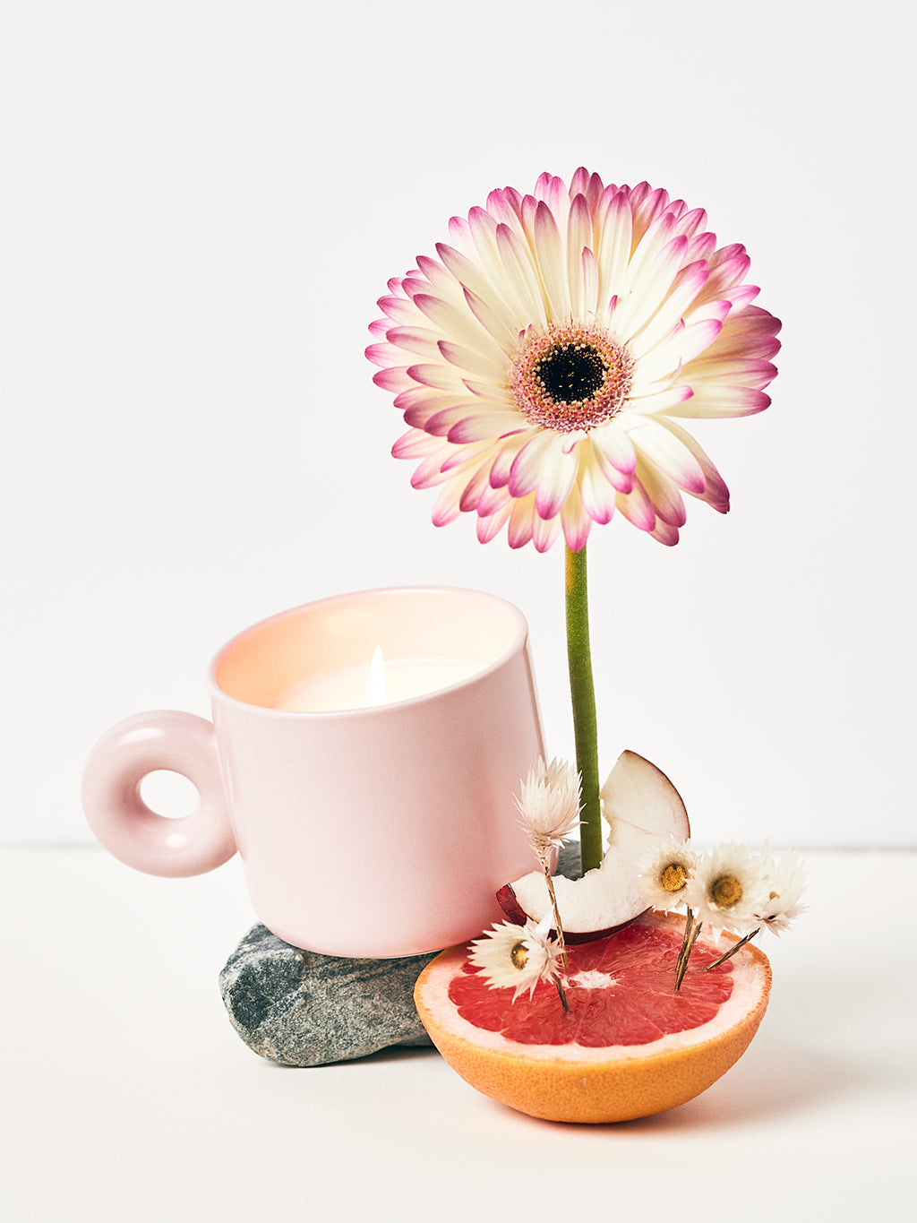 Bougie tasse rose – Pomme & pamplemousse